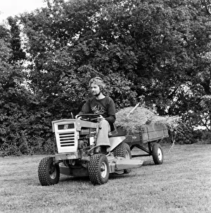 Noel Edmonds pictured at home in Suffolk. 9th August 1976 Noel Edmonds pictured at home in Suffolk. 9th August 1976