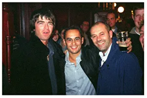 Noel Gallagher and Keith Allen October 1998 share a drink at Jinty McGinty' Noel Gallagher and Keith Allen October 1998 share a drink at Jinty McGinty'