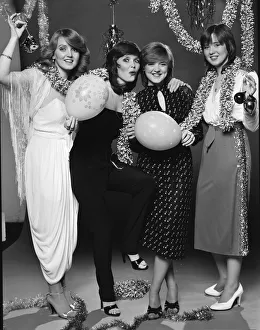 The Nolan Sisters left to right : Linda Nolan, Maureen Nolan The Nolan Sisters left to right : Linda Nolan, Maureen Nolan
