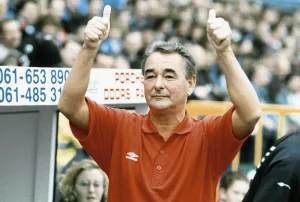 Nottingham Forest manager Brian Clough gives the thumbs up sign the crowd August 1992 Nottingham Forest manager Brian Clough gives the thumbs up sign the crowd August 1992