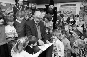 Novelist Stan Barstow visited Old Bank First School, Mirfield, to talk about his work Novelist Stan Barstow visited Old Bank First School, Mirfield, to talk about his work