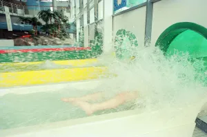 Mirror/1300to1399 01395/opening wet n wild indoor water park situated Mirror/1300to1399 01395/opening wet n wild indoor water park situated