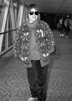 Oscar-winning actress Cathy Bates arriving at Heathrow from LA. April 1991 P017161 Oscar-winning actress Cathy Bates arriving at Heathrow from LA. April 1991 P017161