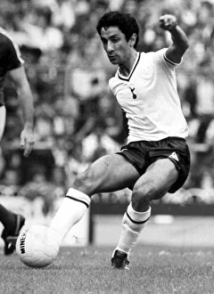 Ossie Ardiles in action for Tottenham Hotspur, circa 1981 Ossie Ardiles in action for Tottenham Hotspur, circa 1981