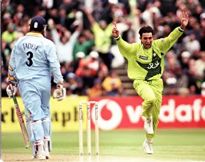 Pakistan bowler Azhar Mahmood June 1999 India v Pakistan World Cup super six match Pakistan bowler Azhar Mahmood June 1999 India v Pakistan World Cup super six match