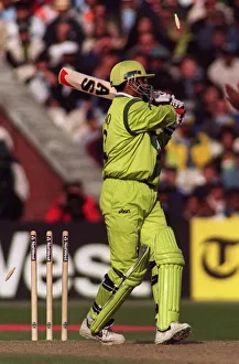 Pakistans Azhar Mahmood June 1999 bowled by Indian bowler Srinath Pakistans Azhar Mahmood June 1999 bowled by Indian bowler Srinath