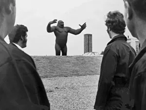 Passers by pause to admire the King Kong Statue at Camp Hill, Birmingham. September 1972 Passers by pause to admire the King Kong Statue at Camp Hill, Birmingham. September 1972