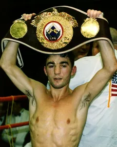 Paul Weir wins mini flyweight World Champion 1992 after beating Lindi Memani Paul Weir wins mini flyweight World Champion 1992 after beating Lindi Memani
