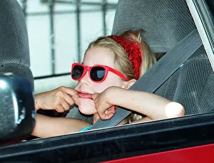 Mirror/0600to0699 00601/peaches yates geldof pulls face heads off new Mirror/0600to0699 00601/peaches yates geldof pulls face heads off new
