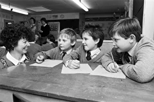 Penning a poem... Lepton CofE School pupils Nicky Minenovic Penning a poem... Lepton CofE School pupils Nicky Minenovic