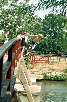 People cool off from the summer sun in Berkshire. 1st August 1995 People cool off from the summer sun in Berkshire. 1st August 1995