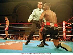 Images Dated 26th August 1995: Pernell Whitaker on one knee boxing match against Gary Jacobs 26th August 1995