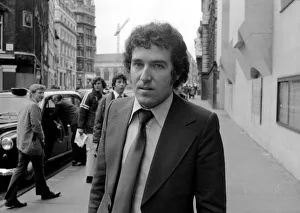 Peter Hain 1976 Picvtured outside the Old Bailey Peter Hain 1976 Picvtured outside the Old Bailey