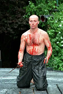 PETER WOODWARD IN MACBETH AT REGENTS PARK OPEN AIR THEATRE, 1991 PETER WOODWARD IN MACBETH AT REGENTS PARK OPEN AIR THEATRE, 1991