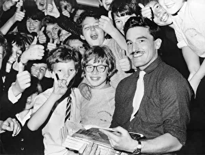 Picture shows Cambridgeshire teacher Richard Wallin with his pupils Picture shows Cambridgeshire teacher Richard Wallin with his pupils