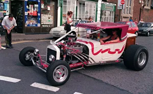 Pink and White Custom Car Model T Ford (T Bucket x2) Pink and White Custom Car Model T Ford (T Bucket x2)