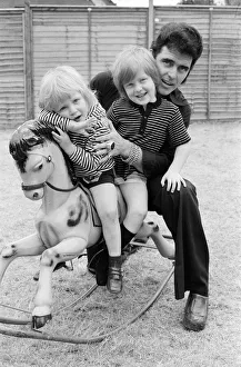 Pop singer Alvin Stardust at his new house in Stanmore with his family - wife Iris Pop singer Alvin Stardust at his new house in Stanmore with his family - wife Iris