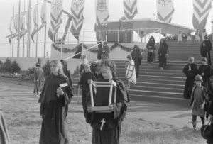 Pope John Paul II's visit to Coventry Airport for a mid-morning mass. 30th May 1982 Pope John Paul II's visit to Coventry Airport for a mid-morning mass. 30th May 1982