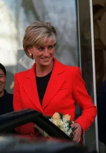 Princess Diana visits a hospice in St Johns Wood, London. 5th February 1997 Princess Diana visits a hospice in St Johns Wood, London. 5th February 1997