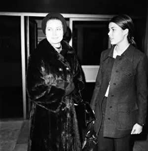 Images Dated 17th January 1972: Princess Grace of Monaco and her daughter Princess Caroline arrived at Heathrow Airport