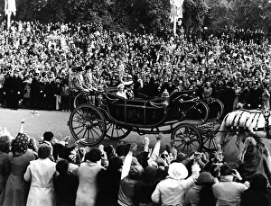Queen Elizabeth I1 and Prince Philip June 1977 on their way back from St Pauls Queen Elizabeth I1 and Prince Philip June 1977 on their way back from St Pauls