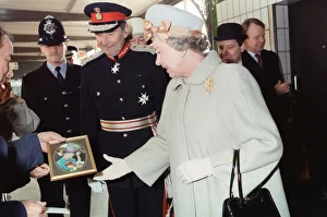 Queen Elizabeth II arrives at Leicester railway station. 9th December 1993 Queen Elizabeth II arrives at Leicester railway station. 9th December 1993