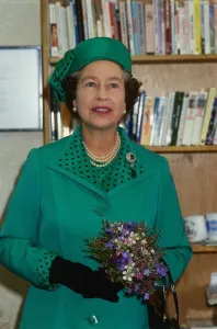 Queen Elizabeth II August 1986 on a visit to Clydebank wearing a green suit black dots Queen Elizabeth II August 1986 on a visit to Clydebank wearing a green suit black dots