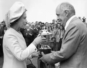 Queen Elizabeth II presents the King George VI and Queen Elizabeth Stakes winner' Queen Elizabeth II presents the King George VI and Queen Elizabeth Stakes winner'