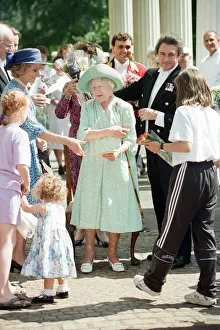 Mirror/1500to1599 01507/queen elizabeth queen mother celebrates 95th Mirror/1500to1599 01507/queen elizabeth queen mother celebrates 95th
