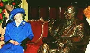 The Queen Mother December 1998 unveils a statue in tribute to Noel Coward at The Queen Mother December 1998 unveils a statue in tribute to Noel Coward at
