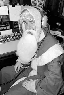 Mirror/0000to0099 00059/radio disc jockey noel edmonds dressed father Mirror/0000to0099 00059/radio disc jockey noel edmonds dressed father
