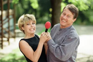 Mirror/0900to0999 00934/radio wm presenters tony wadsworth julie mayer Mirror/0900to0999 00934/radio wm presenters tony wadsworth julie mayer