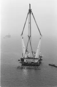 Raising The Mary Rose October 1982 - The Salavage Barge lifting King Henry VIII Raising The Mary Rose October 1982 - The Salavage Barge lifting King Henry VIII