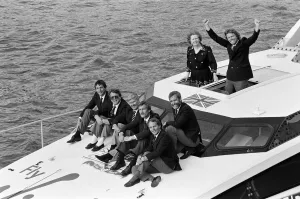 Record-breaking ocean racer Richard Branson powers his £1 Record-breaking ocean racer Richard Branson powers his £1