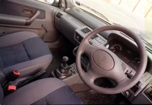 RENAULT CLIO November 1998 Second hand car feature RENAULT CLIO November 1998 Second hand car feature