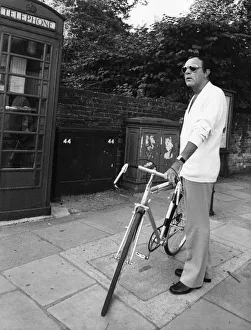 Richard Burton back in the saddle, the actor keeps fit in Winchester. August 1974 Richard Burton back in the saddle, the actor keeps fit in Winchester. August 1974