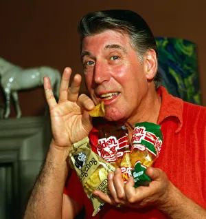 Rikki Fulton eating crisps June 1984 A©mirrorpix Rikki Fulton eating crisps June 1984 A©mirrorpix