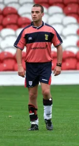 Mirror/0200to0299 00235/robbie williams playing football november 1999 Mirror/0200to0299 00235/robbie williams playing football november 1999