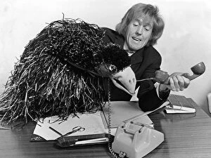 Images Dated 7th January 1978: Rod Hull and Emu Comedian A©Mirrorpix