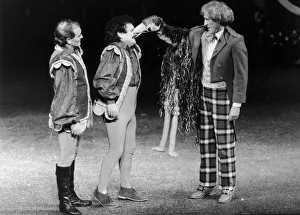 Rod Hull and Emu seen here on stage with Tommy Canon and Bobby Ball during a performance Rod Hull and Emu seen here on stage with Tommy Canon and Bobby Ball during a performance
