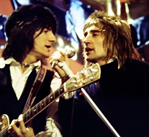 Rod Stewart and Ronnie Wood - The Faces seen here during rehearsals for the BBC Rod Stewart and Ronnie Wood - The Faces seen here during rehearsals for the BBC