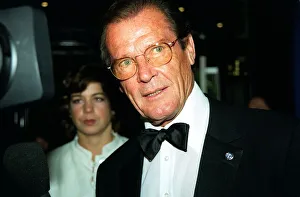 Roger Moore Actor July 98 Arriving for the premiere of Doctor Doolittle at Roger Moore Actor July 98 Arriving for the premiere of Doctor Doolittle at