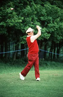 Ronnie Corbett plays at the Four Stars Golf Tounament at Moor Park May 1987 Ronnie Corbett plays at the Four Stars Golf Tounament at Moor Park May 1987