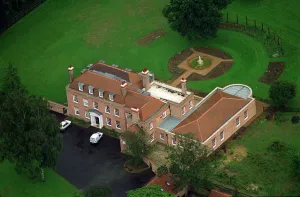 Mirror/0000to0099 00004/rowneyberry mansion bought david beckham aug 1999 Mirror/0000to0099 00004/rowneyberry mansion bought david beckham aug 1999