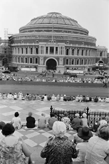 The Royal Albert Hall, in Kensington, London. 6 The Royal Albert Hall, in Kensington, London. 6