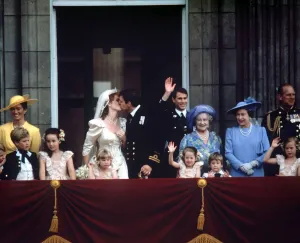 Mirror/1400to1499 01440/royal family balcony buckingham palace royal Mirror/1400to1499 01440/royal family balcony buckingham palace royal