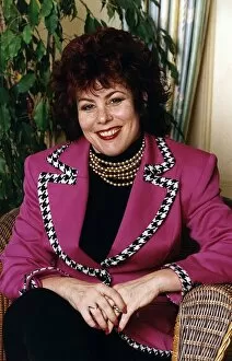 Images Dated 19th January 1992: Ruby Wax Tv Presenter in her Holland Park home