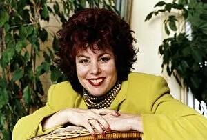 Images Dated 19th January 1992: Ruby Wax Tv Presenter in her Holland Park Home