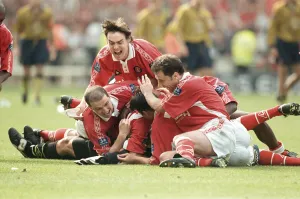 Mirror/0500to0599 00572/sasa ilic charlton athletic goalkeeper may 1998 Mirror/0500to0599 00572/sasa ilic charlton athletic goalkeeper may 1998