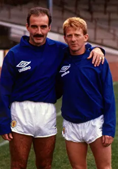 Scotland's Willie Miller with former Aberdeen teammate Gordon Strachan, October 1989 Scotland's Willie Miller with former Aberdeen teammate Gordon Strachan, October 1989